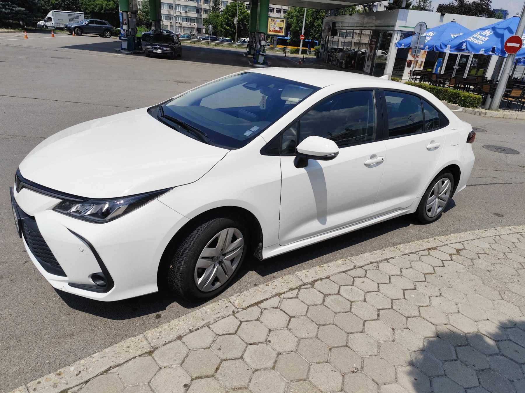 дава под наем тоyota corolla под - наем.