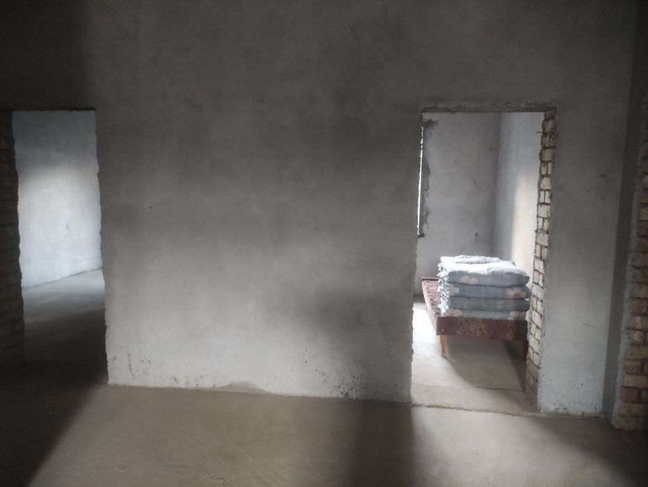 Zangiota ziyoratgohidan 200 metr uzoqlikda hovli sotiladi.