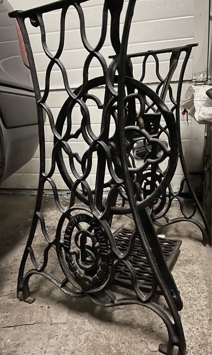 Продам станину SINGER