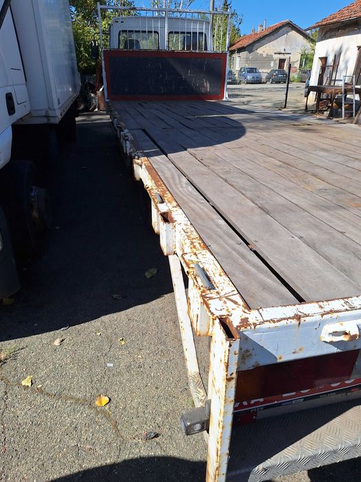 Продавам товарен камион  Volvo FLC