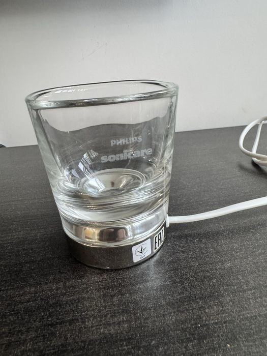 Philips sonicare безжично зарядно за електрическа четка за зъби