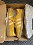 Adidas Bermuda 43 1/3 culoare galben