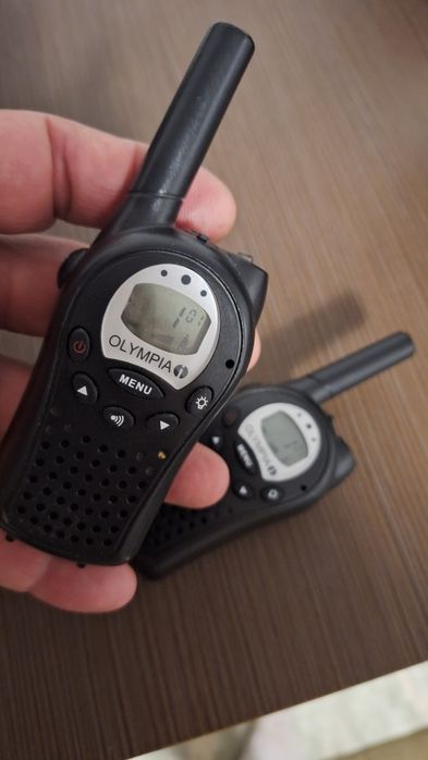 2 statii mini,walkie talkie