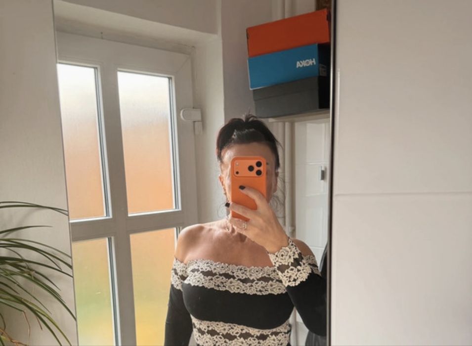 Bluzita neagra cu dantela alba Intimissimi