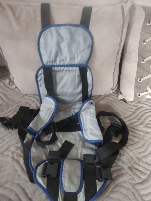 Пролается детское автокресло