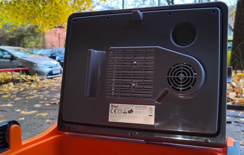 Електрическа хладилна кутия (12 и 220в*)