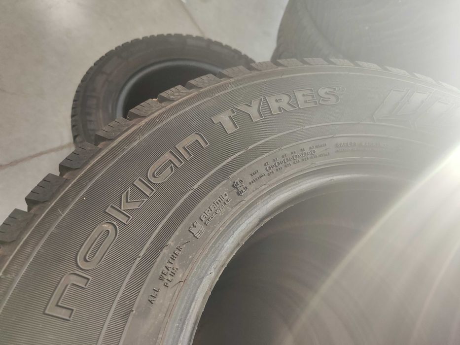 2бр.зимни гуми 225/75/16C Nokian
