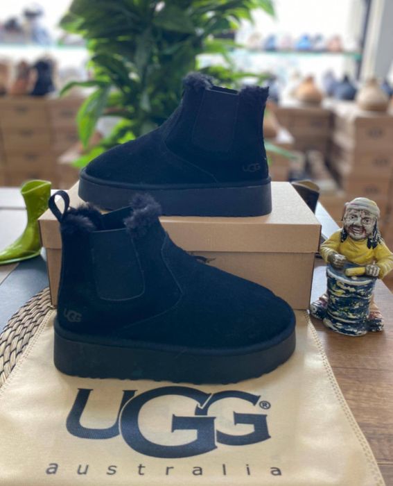 Дамски велурени боти UGG