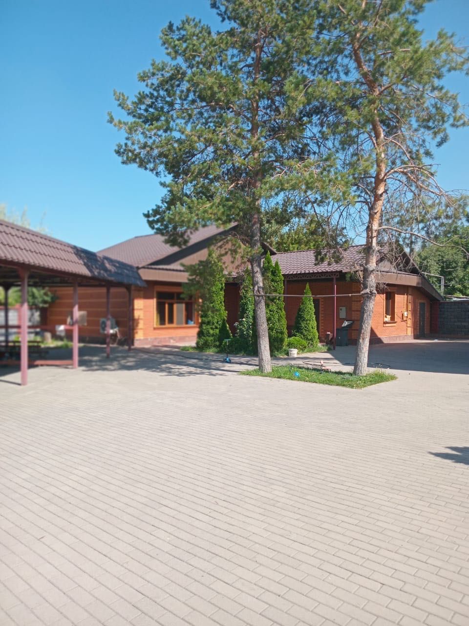 Продаются два жилых дома на одном земельном участке