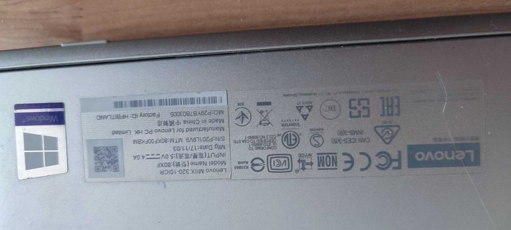 лаптоп/таблет lenovo mix 320