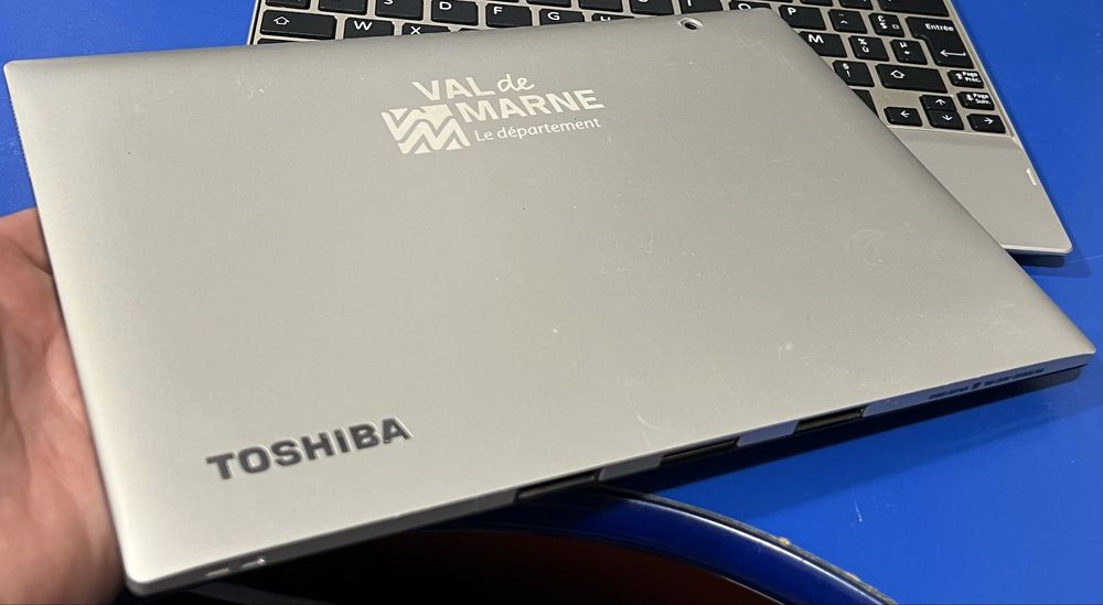 Vand Laptop/Tableta Toshiba