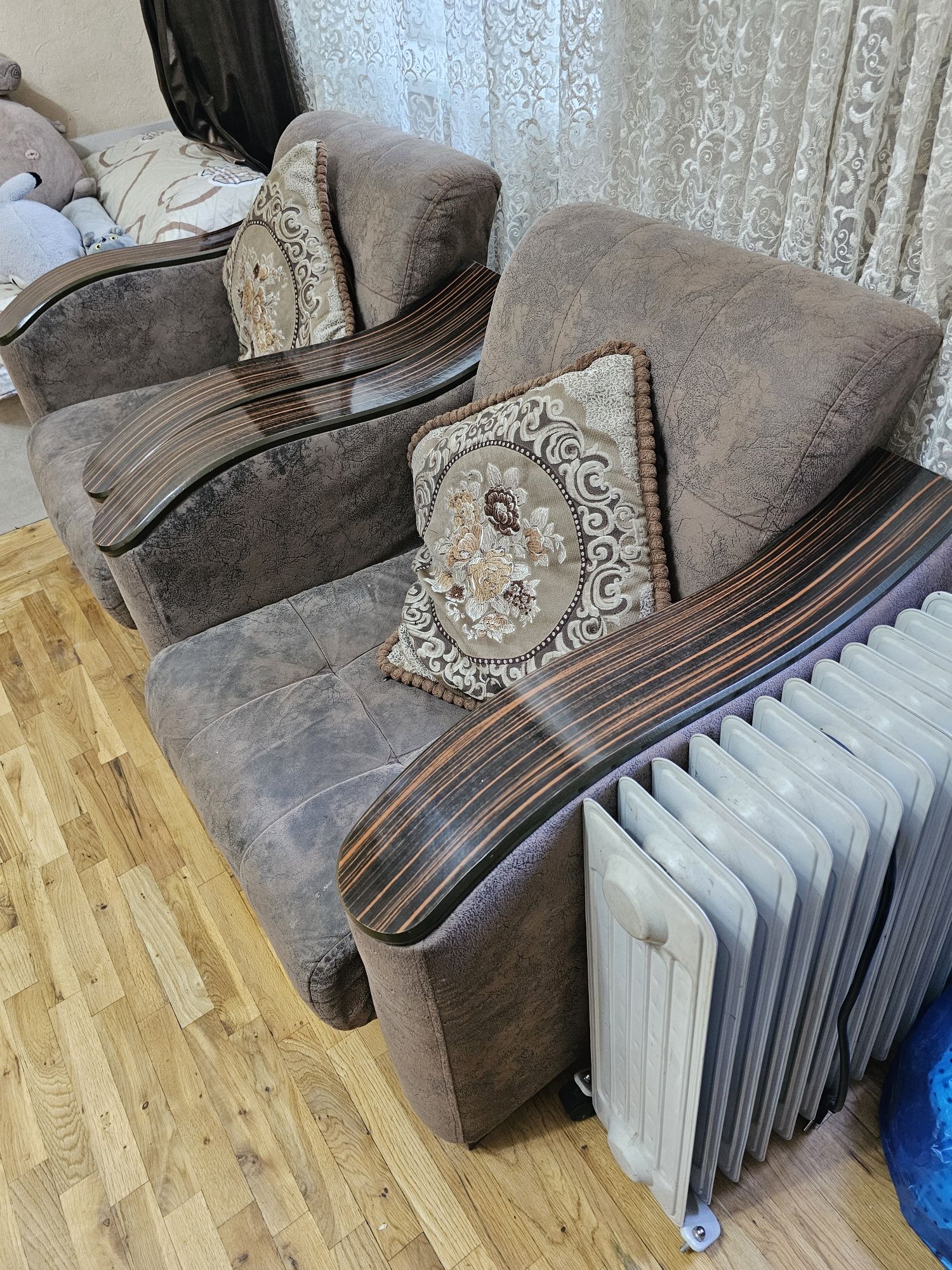 Продаётся комплект кресел, мебель