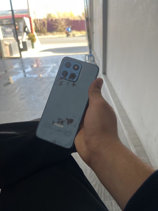 Honor sotiladi 200 ming kelishtirip beramiz