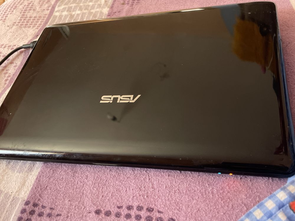 Като нов Лаптоп Asus