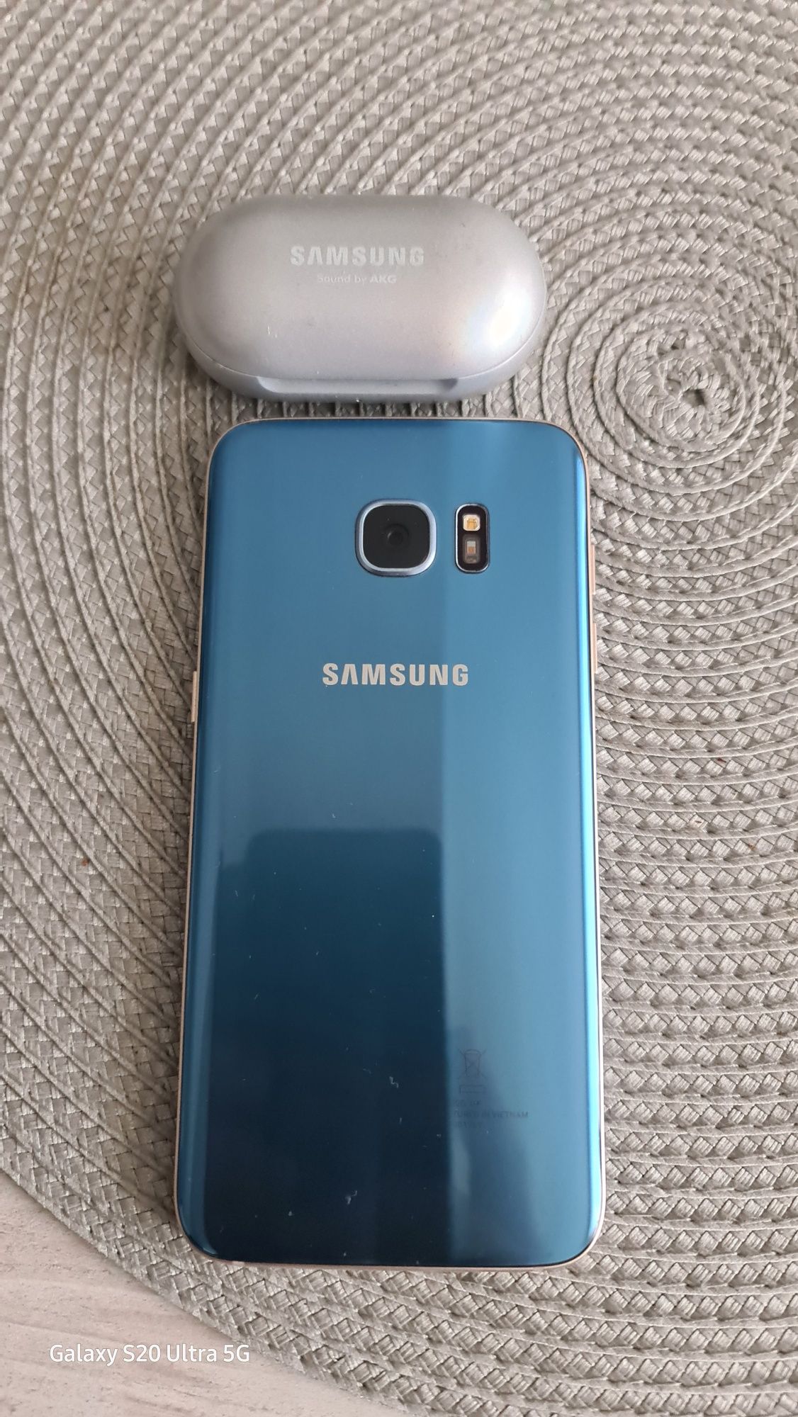 Продавам Samsung S7 EDGE