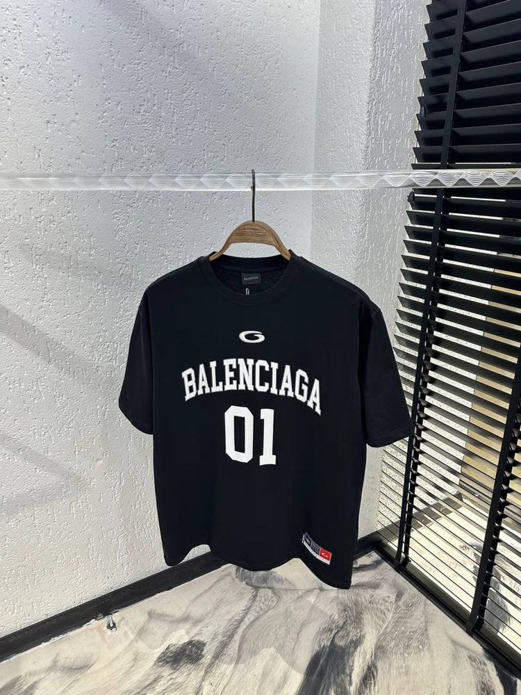 Tricou Balenciaga - Unisex - material gros - calitate PREMIUM