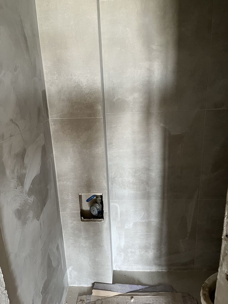 Продава се Тристаен апартамент в Плевен, Идеален център - 92 кв.м за 1544 €/кв.м - Снимка #2