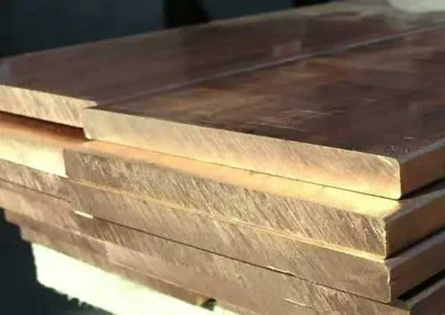 Бронзовая плита в Ташкенте