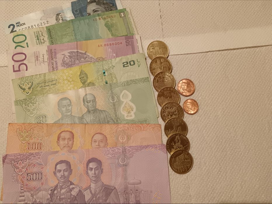 Bancnote și  monede de colectie