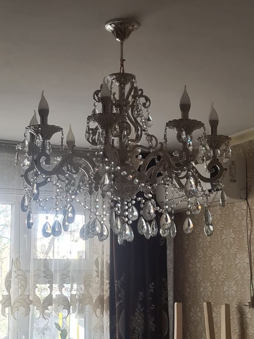 Продам класическую люстру