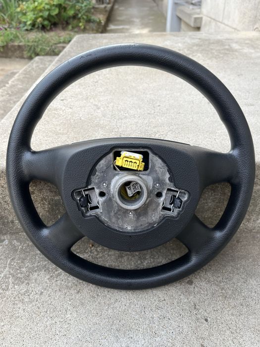 Четирилъчев волан с airbag за Volkswagen (VW)