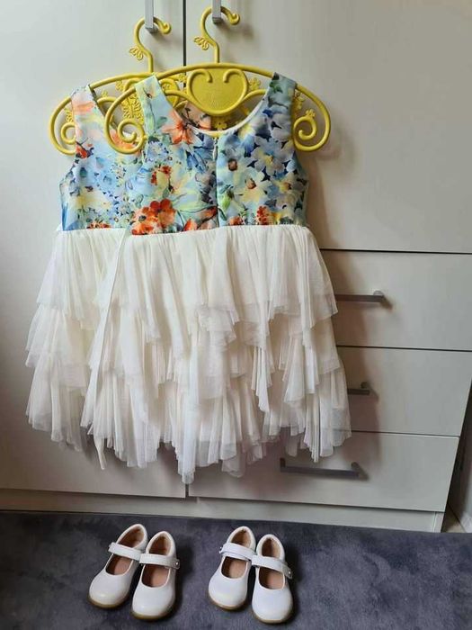 Рокли и обувки за деца за повод