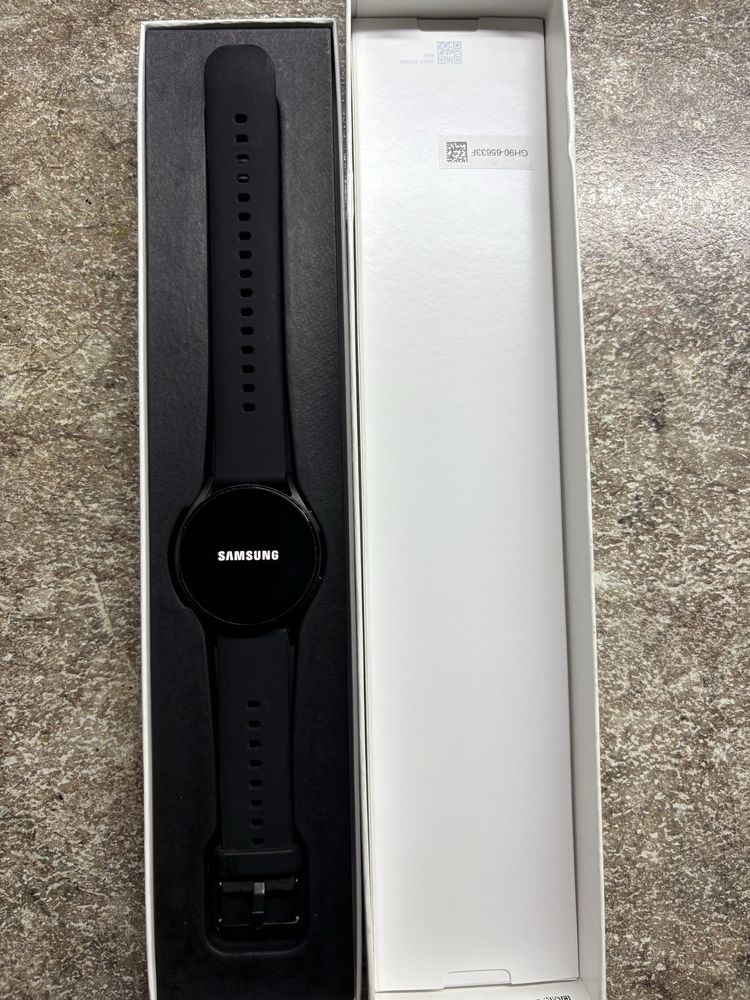 Galaxy Watch4 продам