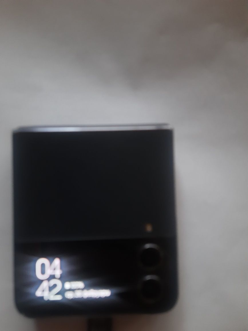 Samsung z flip 4 за части