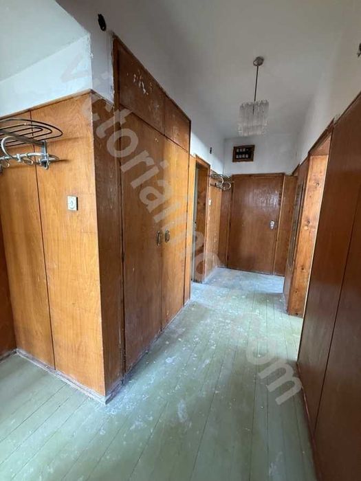 Продава се Четиристаен апартамент в Велико Търново, Център - 175 кв.м за 972 €/кв.м - Снимка #5