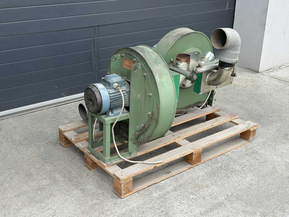 Pompa de vacuum/ exhaustor cu motor