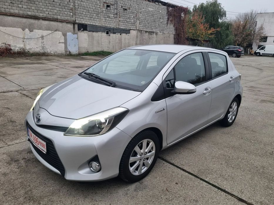 Toyota Yaris Toyota Yaris 1.5 Hybrid si benzina an 2012 cutie automat 180000 euro 5
