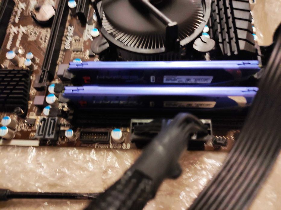 Memorii rami  ,8, 16 gb, diferite marci sau 32gb, pc si laptop