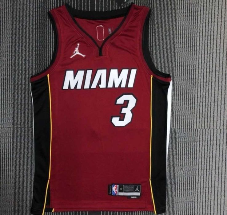 Maiouri de baschet cu Dwyane Wade