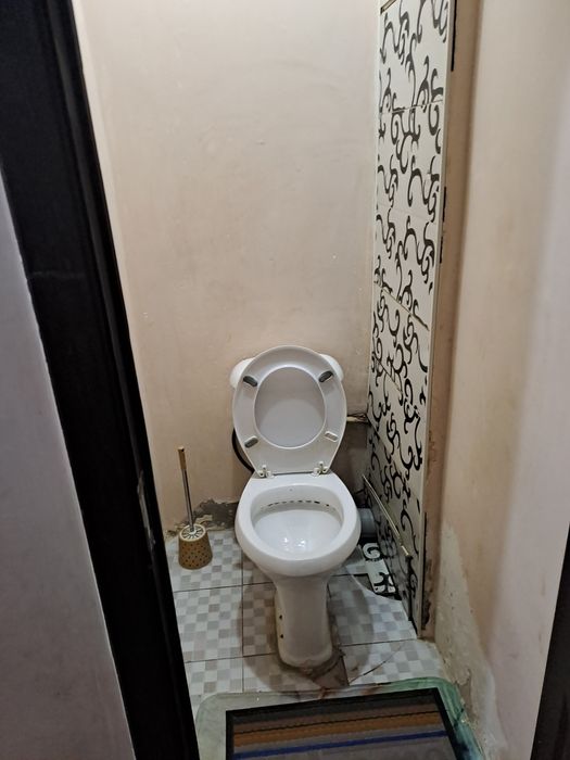 Олмазор тумани Алимпияда  2 хона 1 - кават  сотилади.