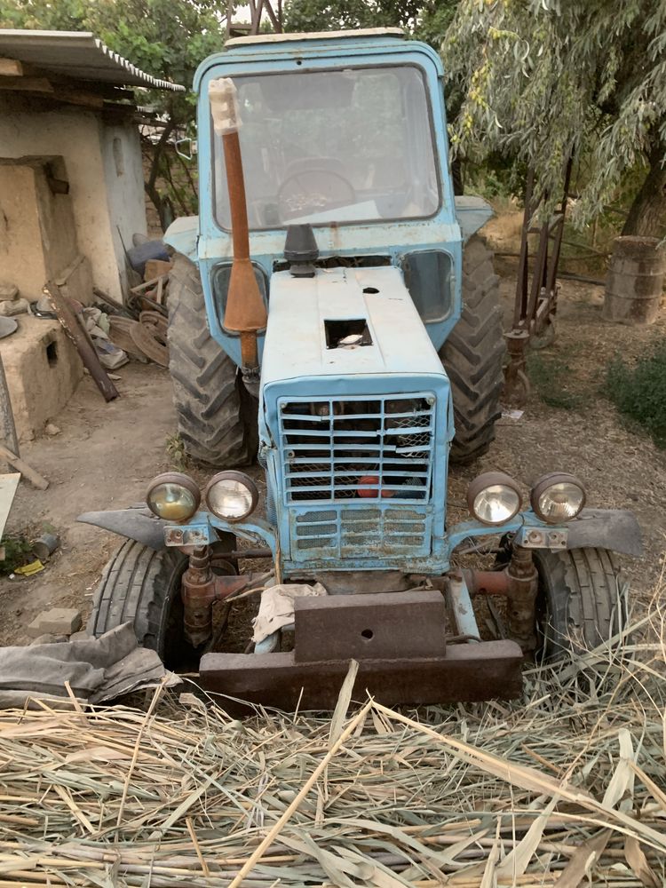 Mtz 80  sotiladi