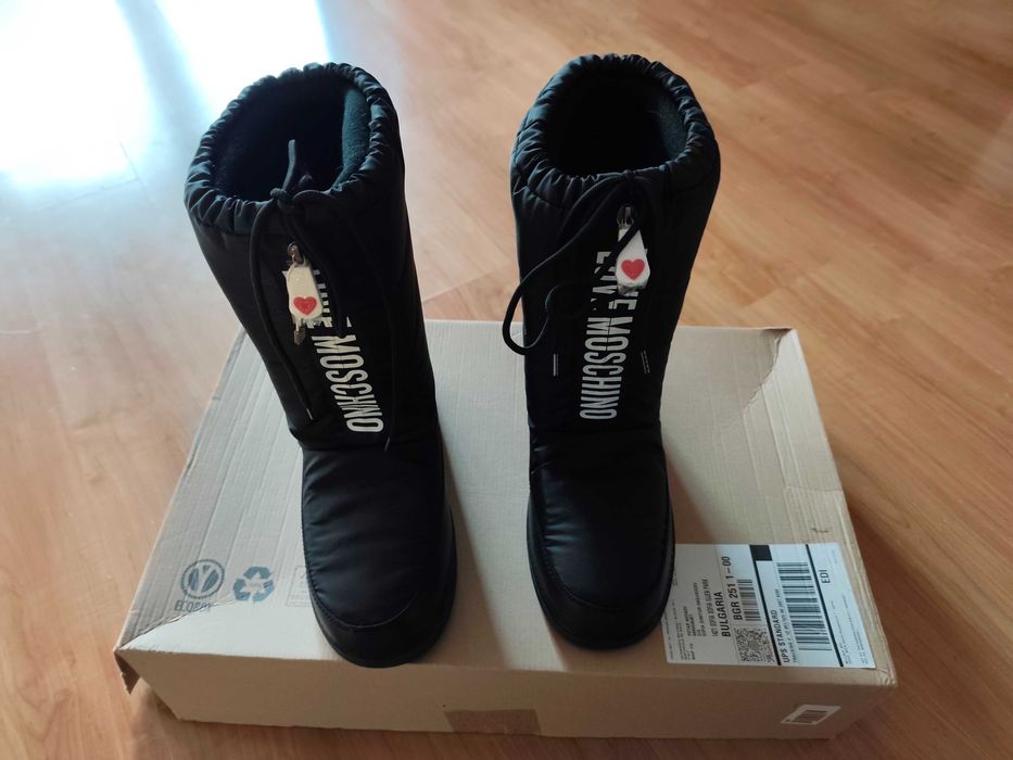 Дамски ботуши апрески Moschino