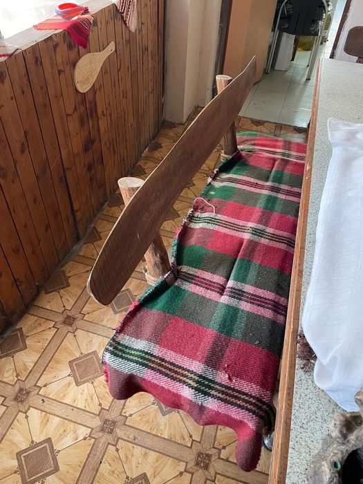 Маса и пейки масивно дърво