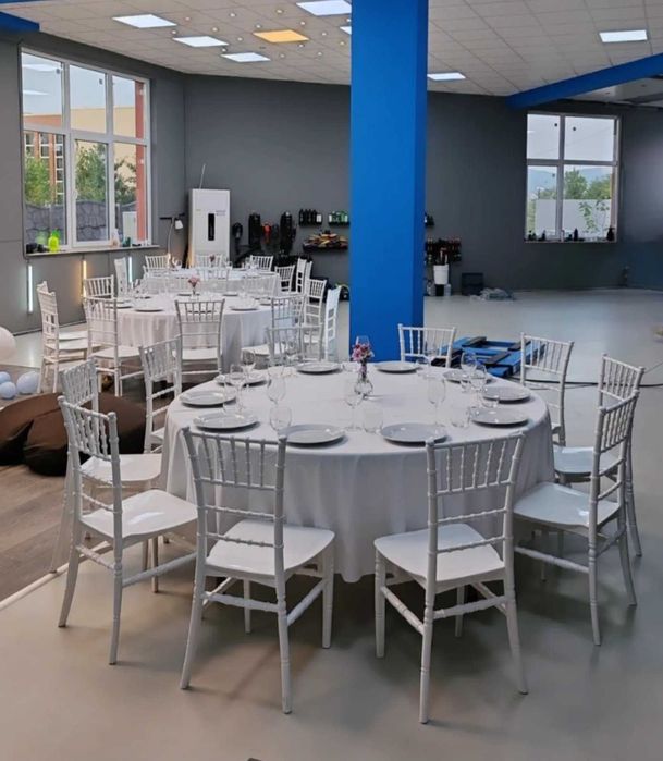 Кръгла маса 180 см или 160 см под наем