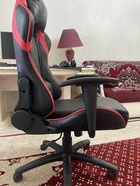 Игровое кресло Aero Cool Red