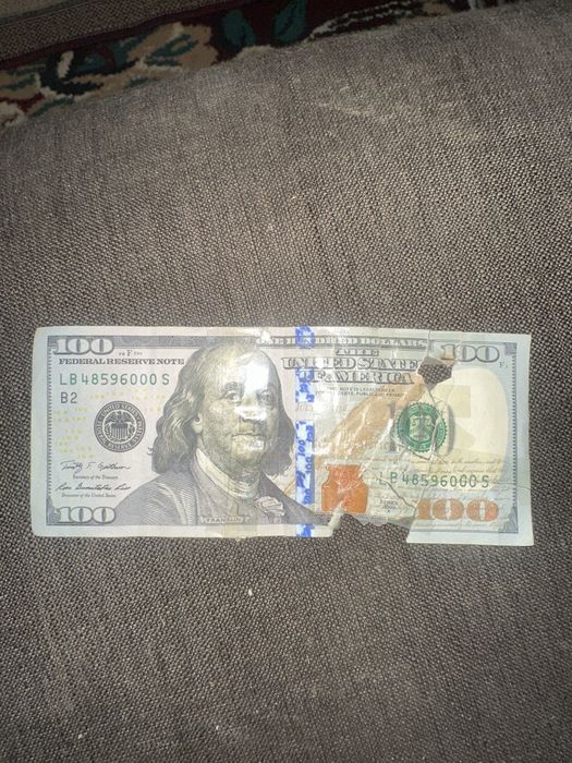 Продается порванная 100 долларовая купюра (оригинал)