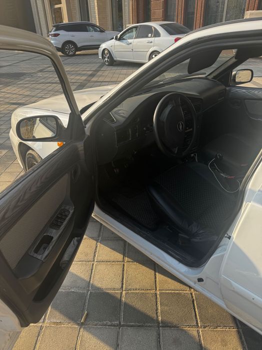 Продаю свою Нексию 2013 года донс 1.6  люкс