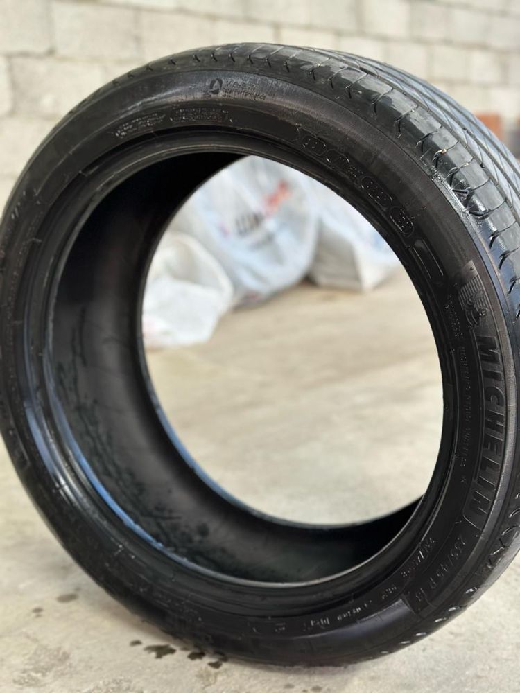 Michelin 235/45/R18 шина летний