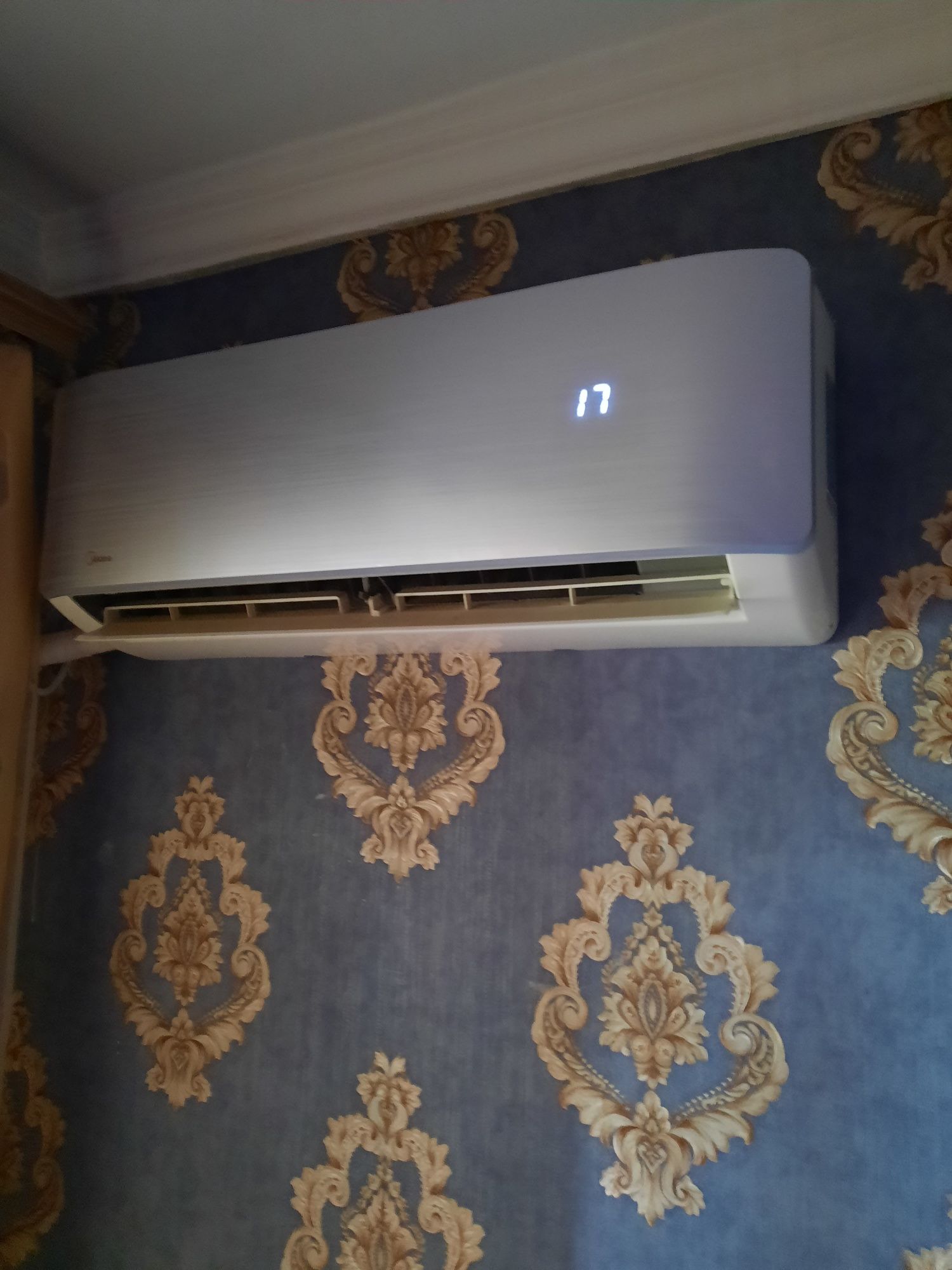 Продаю кондиционер Midea, 12,Аврора.