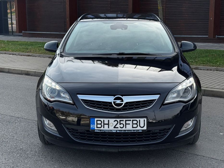 Opel Astra 1.7 CDTi 110 CP Climatronic / încălzire scaune / pilot automat