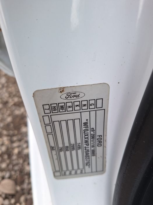 Ford Fiesta 2009 1.3 Benzină 70 cp euro 4