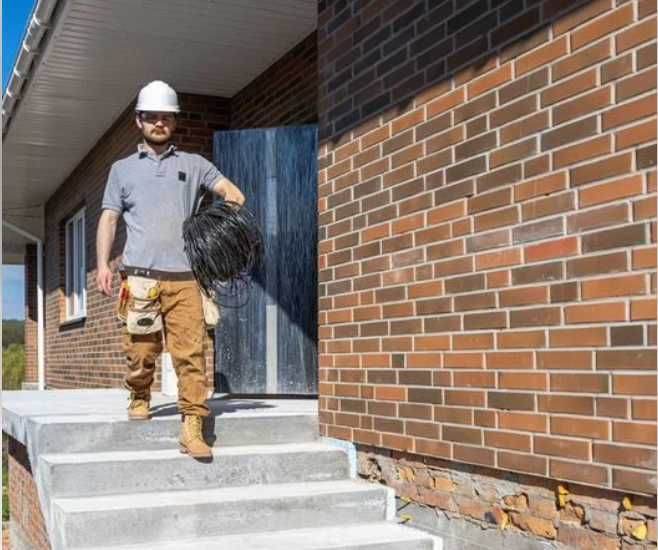 Электрик недорого: установка люстры, замена проводки и выключателя!