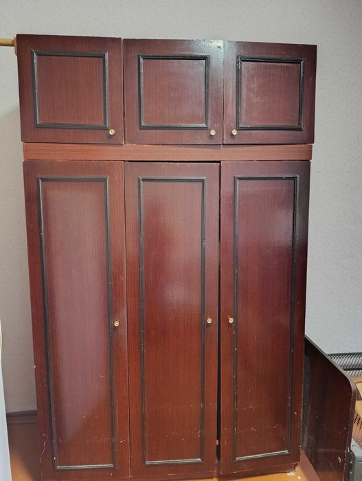 Продам шифоньер б/у