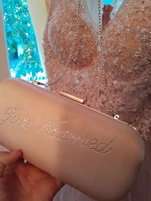 Rochie de mireasa model deosebit