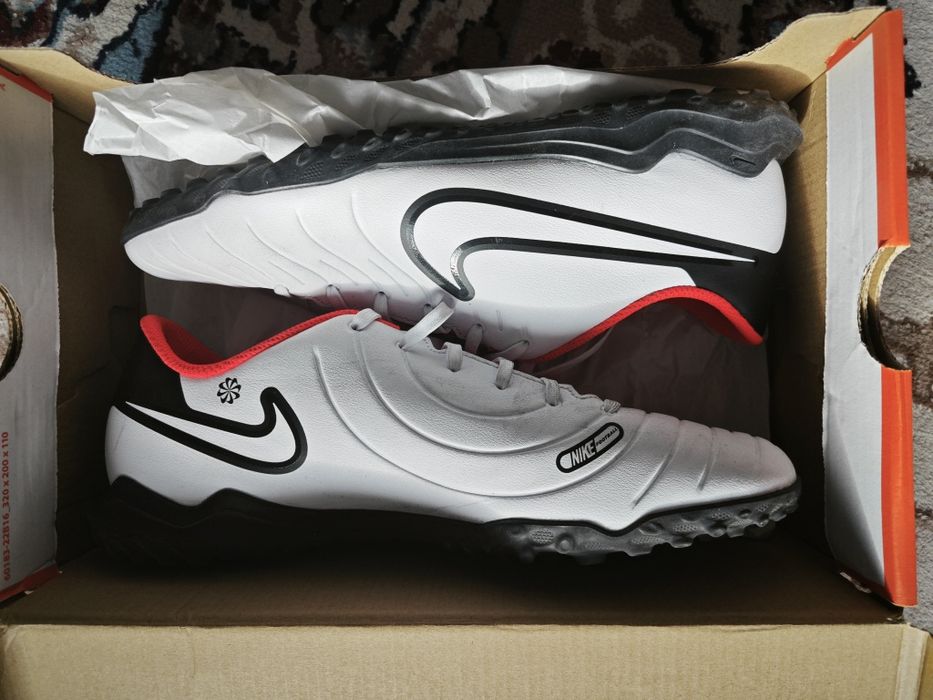 Продам мяч и сороконожки