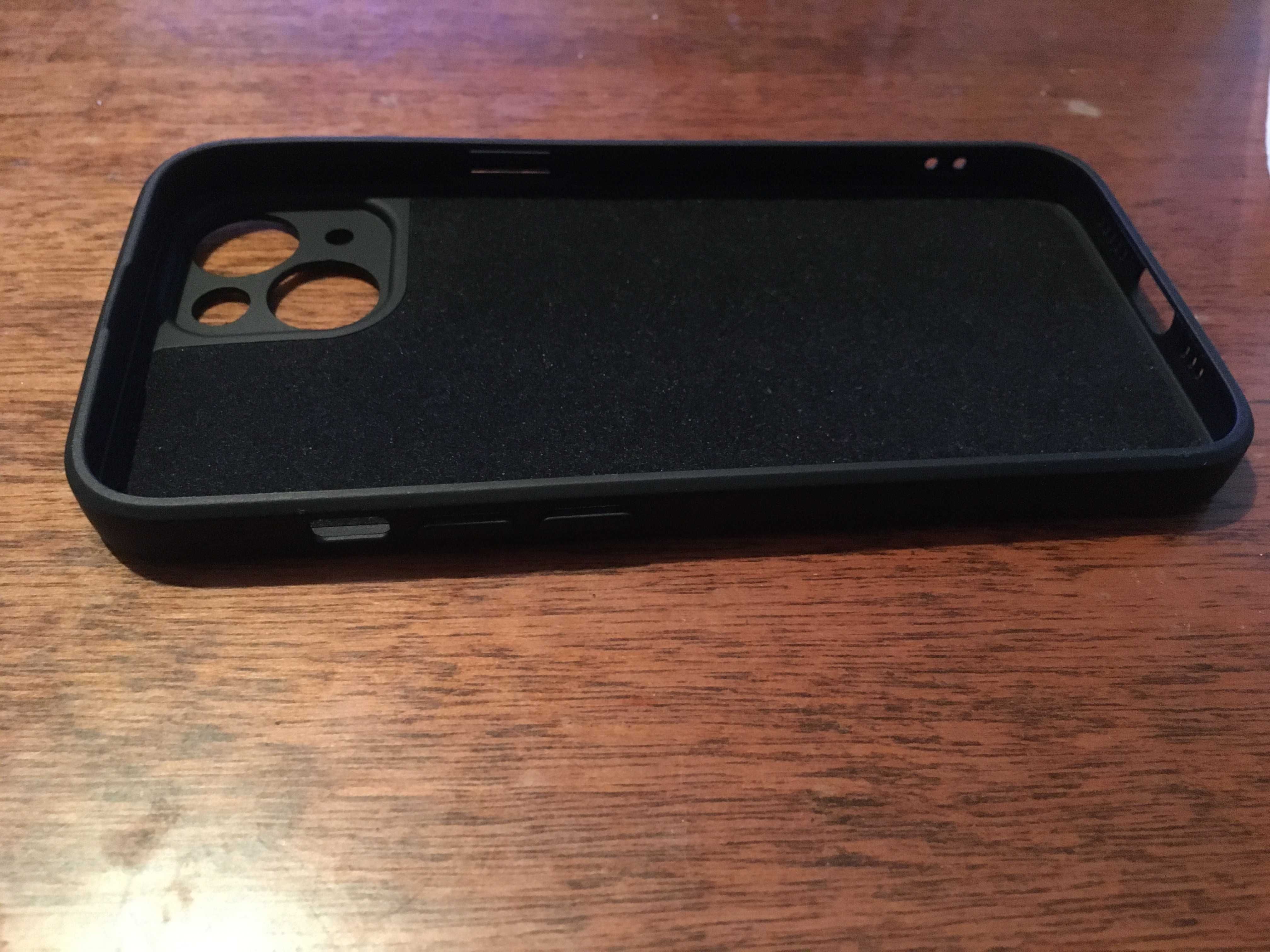 Два калъфа за 20лв-Iphone 13 и 14